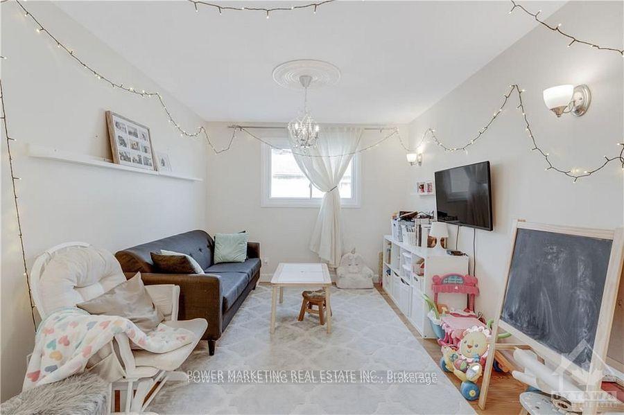 Photo 11 of 29 Courtney Road, Ottawa, Kanata - Glencairn/Hazeldean — HOMEH
