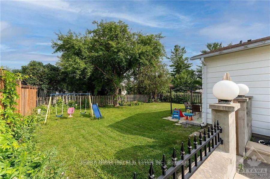 Photo 23 of 29 Courtney Road, Ottawa, Kanata - Glencairn/Hazeldean — HOMEH