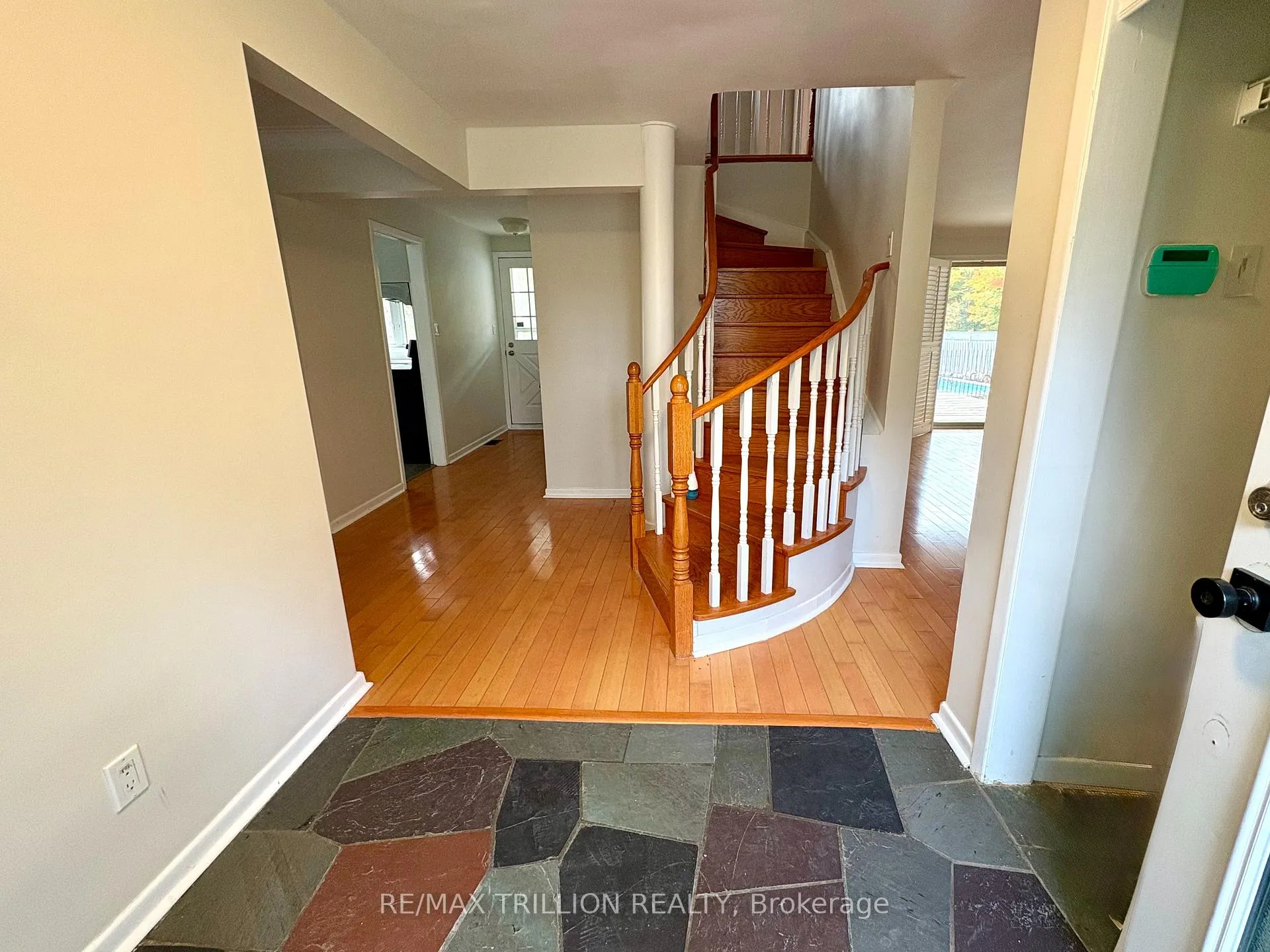 Photo 7 of 55 Glenbourne Park Drive, Markham, Devil's Elbow — HOMEH