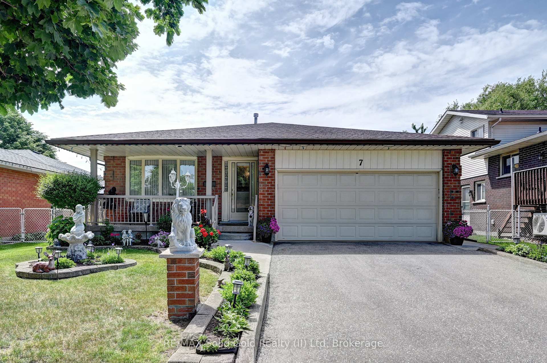 Photo 2 of 7 Quaiser Street, Kitchener — HOMEH