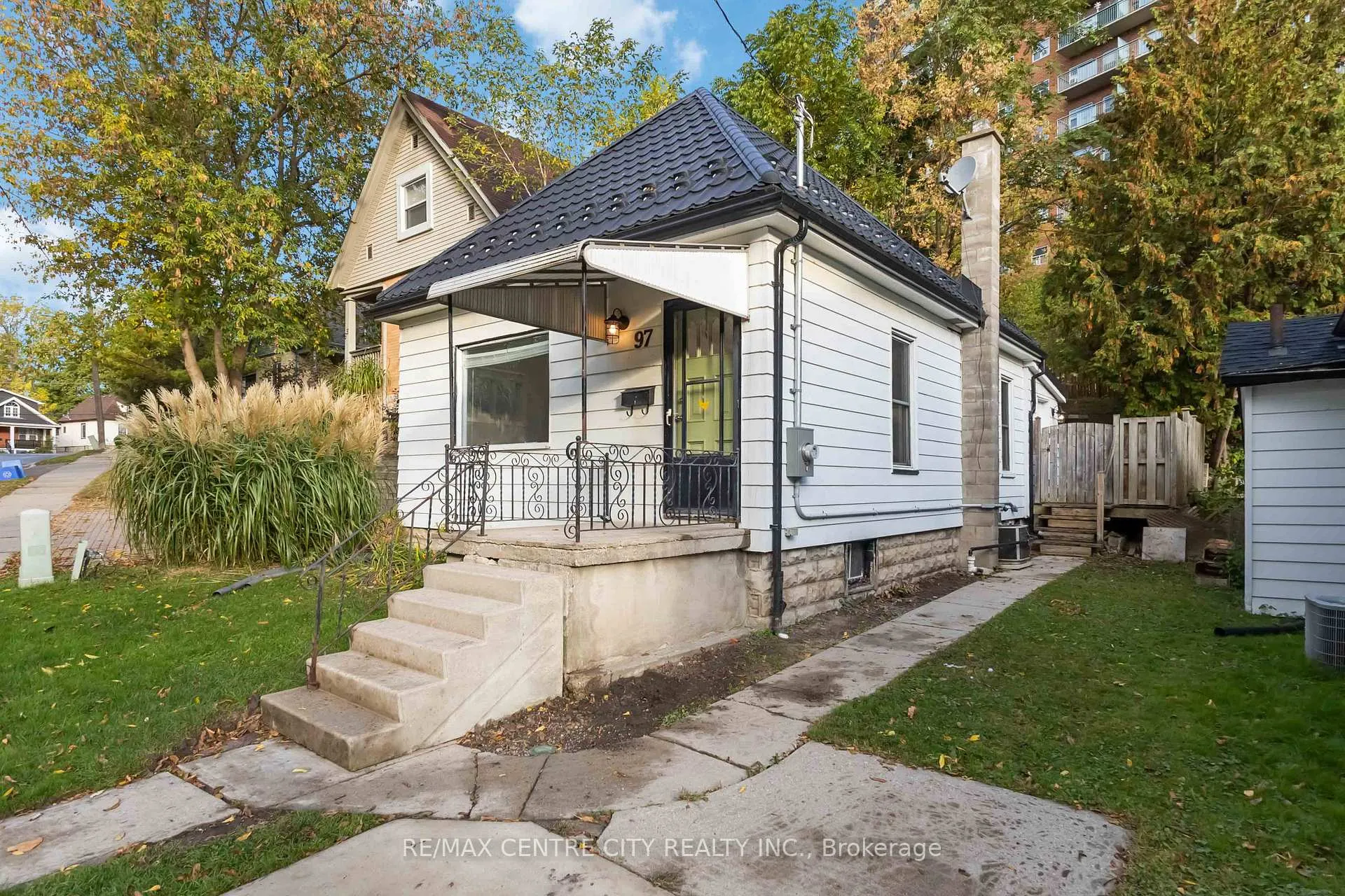 Front of 97 Walnut Street