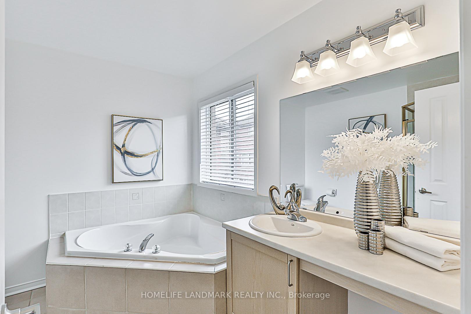 Photo 20 of 112 Orchard Hill Boulevard, Markham, Berczy — HOMEH