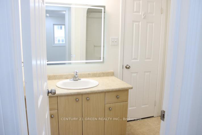 Photo 23 of 65 Donnenwerth Drive, Kitchener, Larentian West — HOMEH