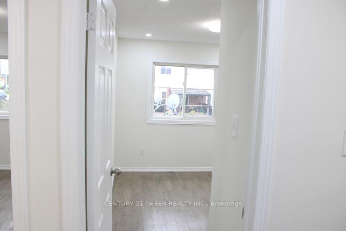 Photo 26 of 65 Donnenwerth Drive, Kitchener, Larentian West — HOMEH