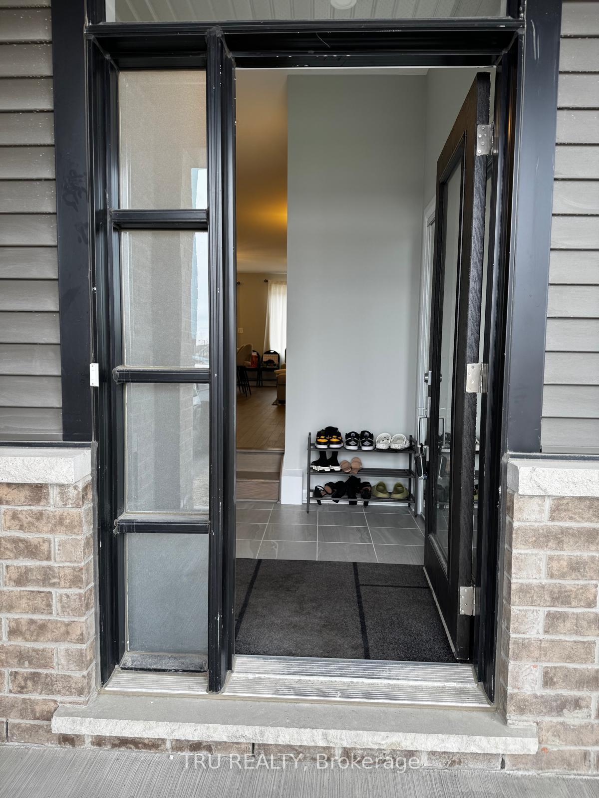 Photo 3 of 60 Osler Street, Ottawa, Kanata - Morgan's Grant/South March — HOMEH