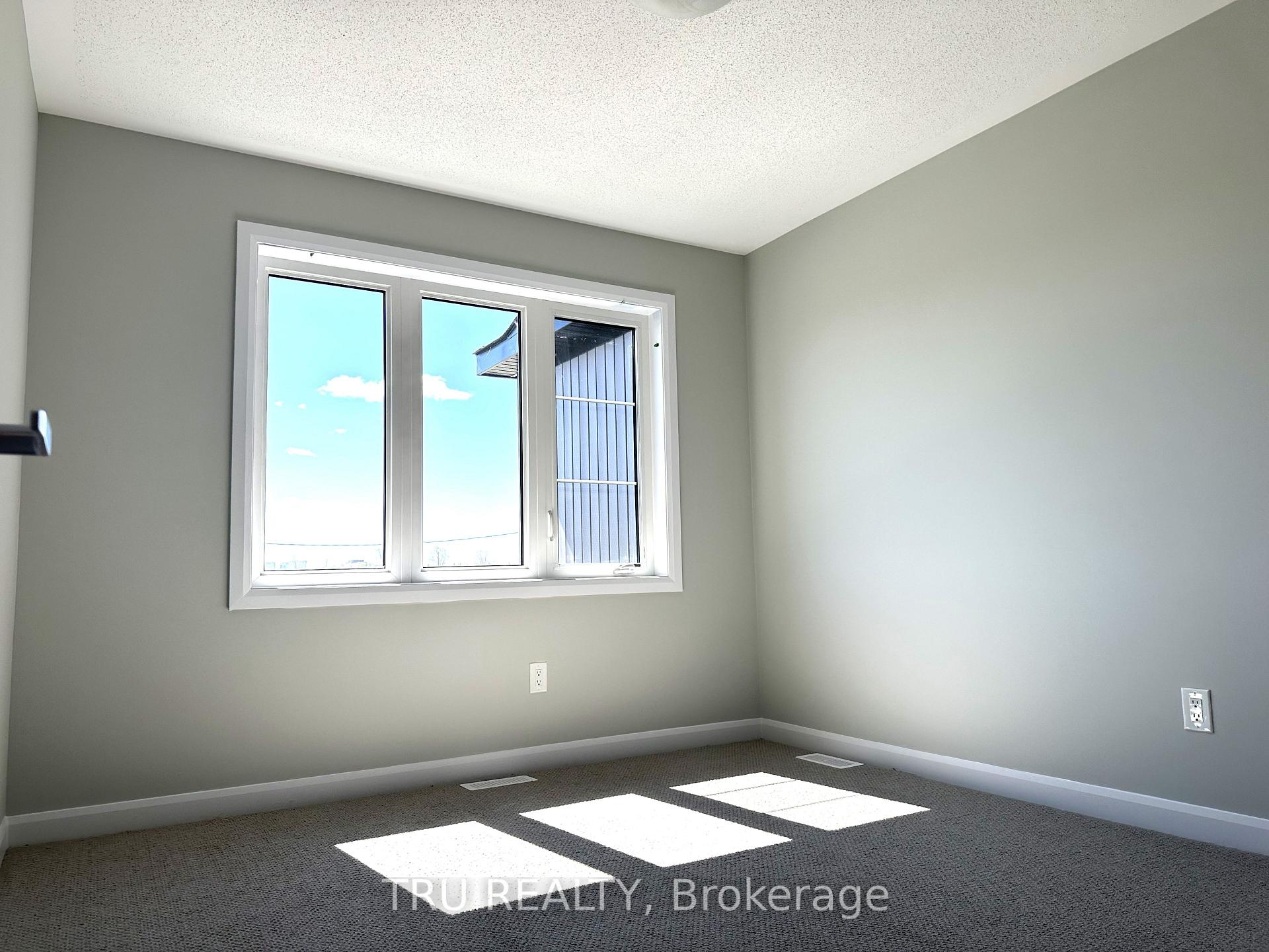 Photo 18 of 60 Osler Street, Ottawa, Kanata - Morgan's Grant/South March — HOMEH