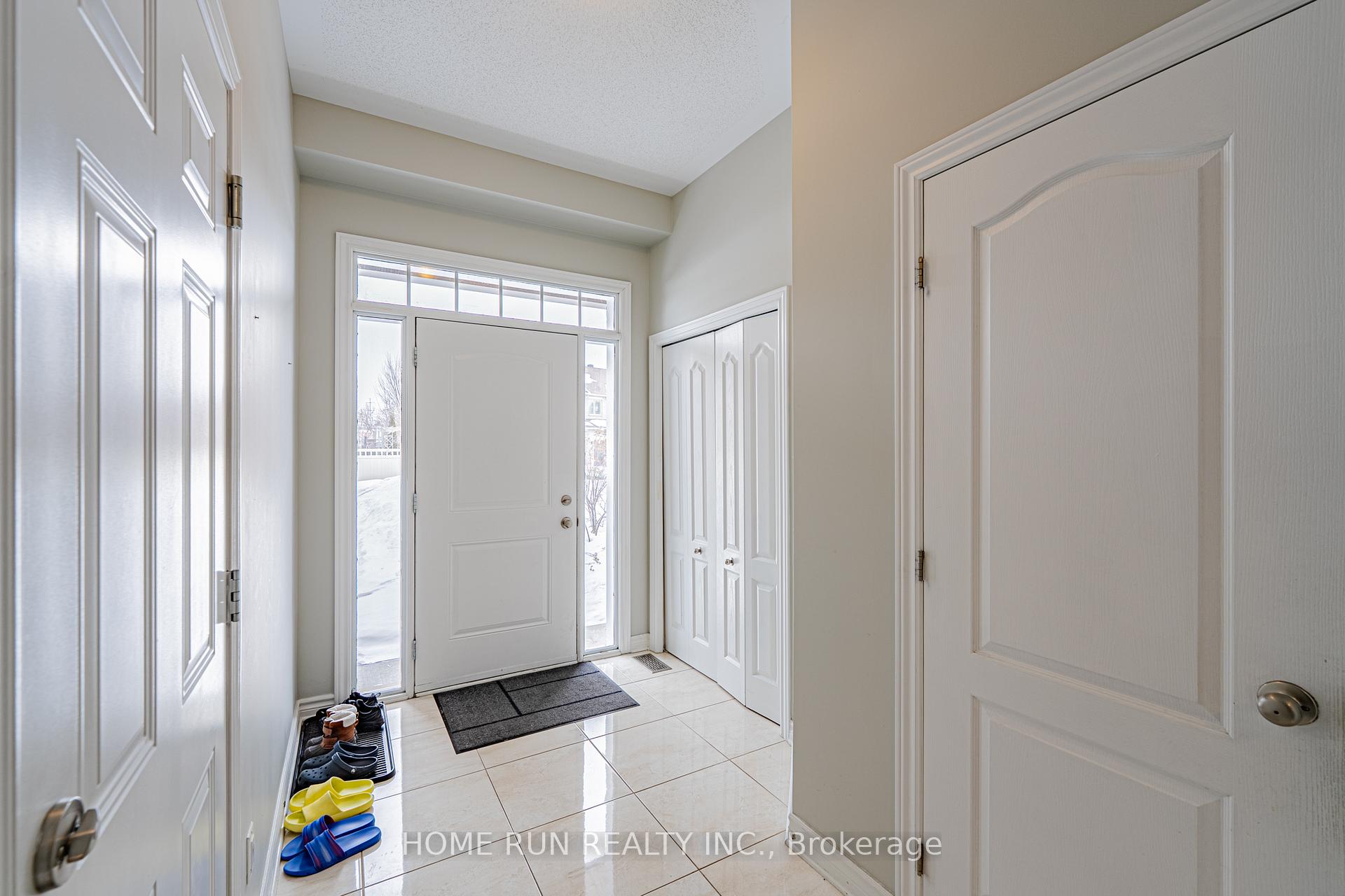 Photo 3 of 1422 Carronbridge Circle, Ottawa, Kanata - Emerald Meadows/Trailwest — HOMEH