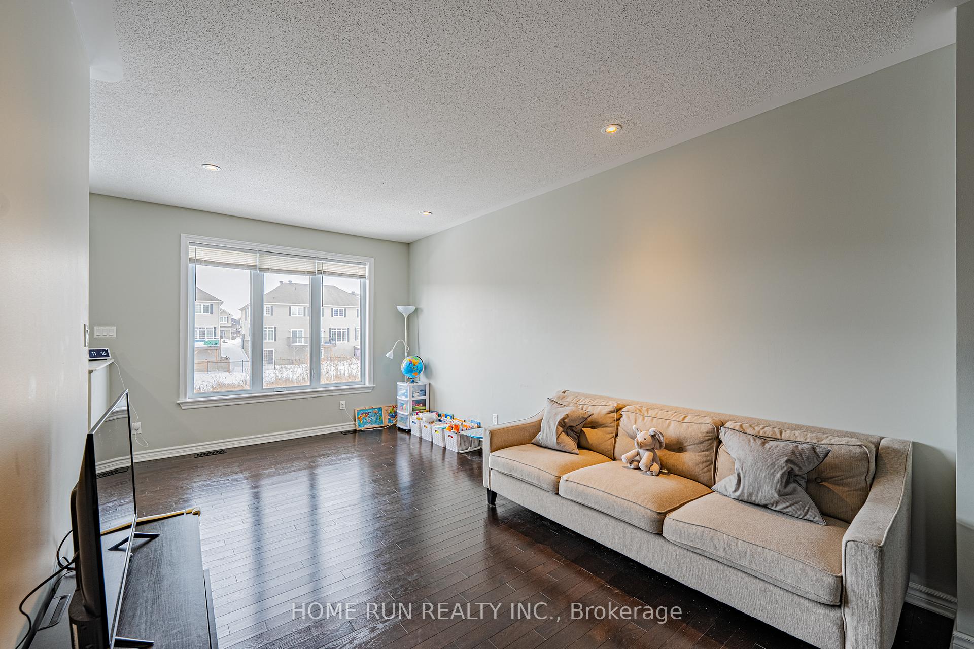Photo 10 of 1422 Carronbridge Circle, Ottawa, Kanata - Emerald Meadows/Trailwest — HOMEH