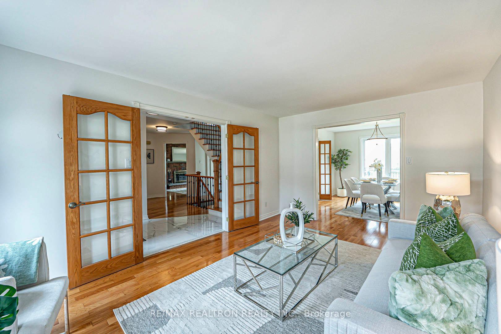 Photo 7 of 53 Leighland Drive, Markham, Unionville — HOMEH