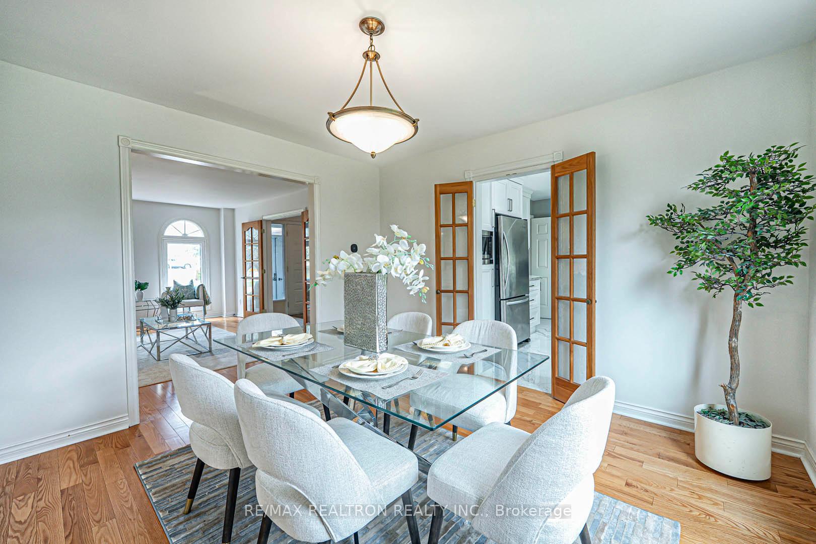Photo 9 of 53 Leighland Drive, Markham, Unionville — HOMEH