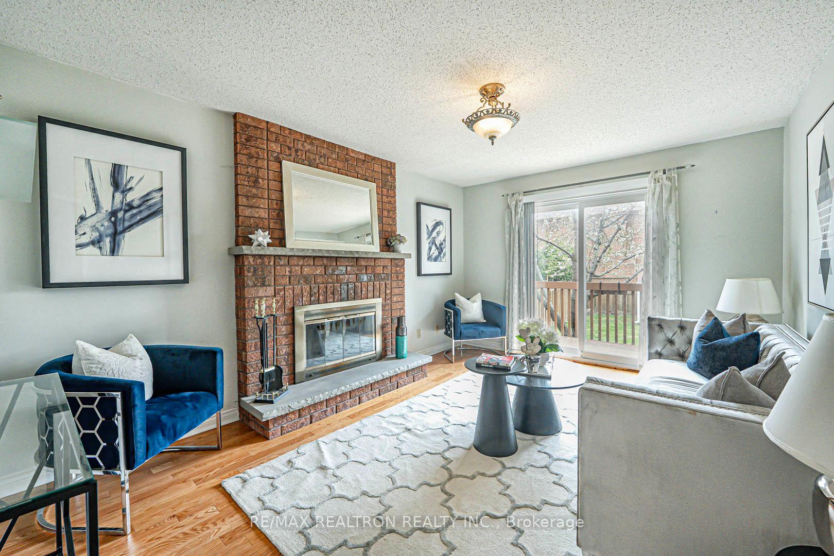 Photo 10 of 53 Leighland Drive, Markham, Unionville — HOMEH