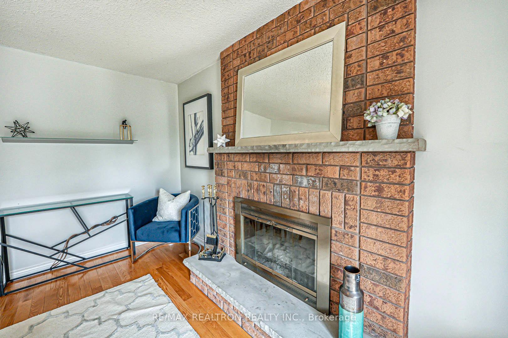 Photo 11 of 53 Leighland Drive, Markham, Unionville — HOMEH