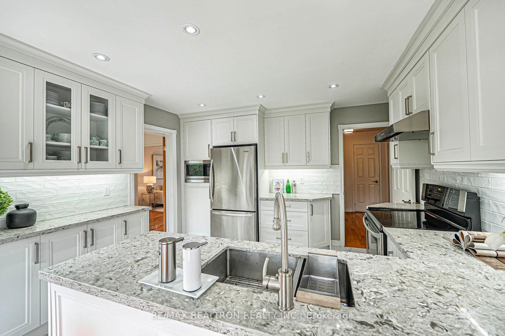 Photo 15 of 53 Leighland Drive, Markham, Unionville — HOMEH