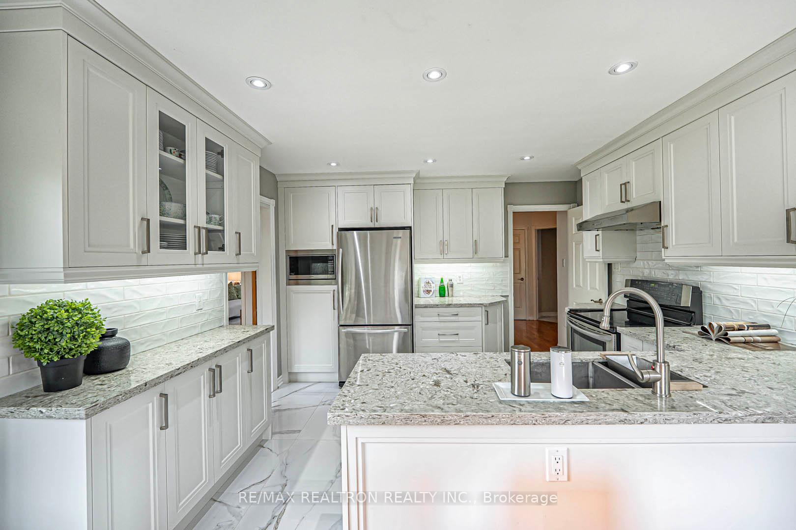Photo 16 of 53 Leighland Drive, Markham, Unionville — HOMEH