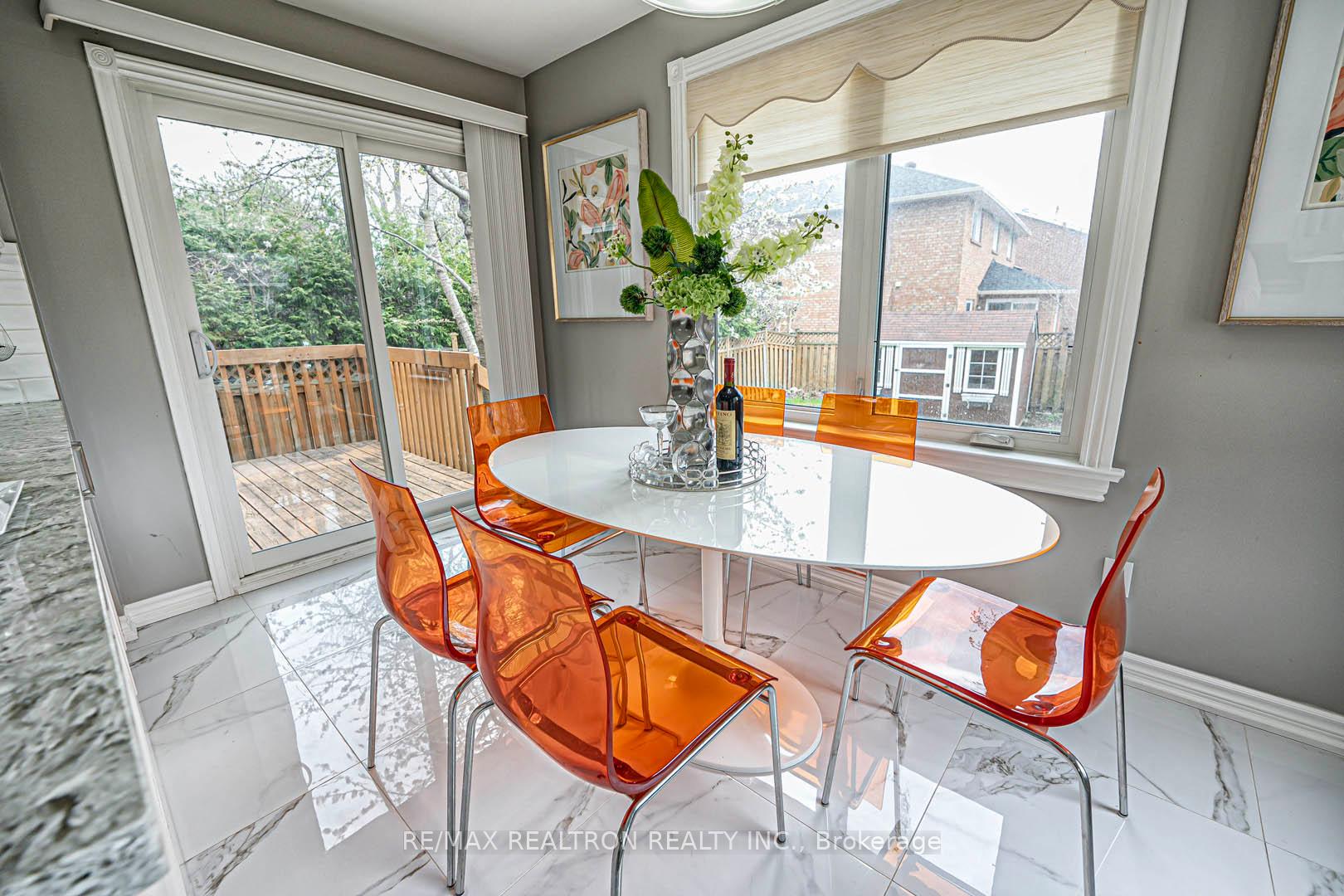 Photo 17 of 53 Leighland Drive, Markham, Unionville — HOMEH