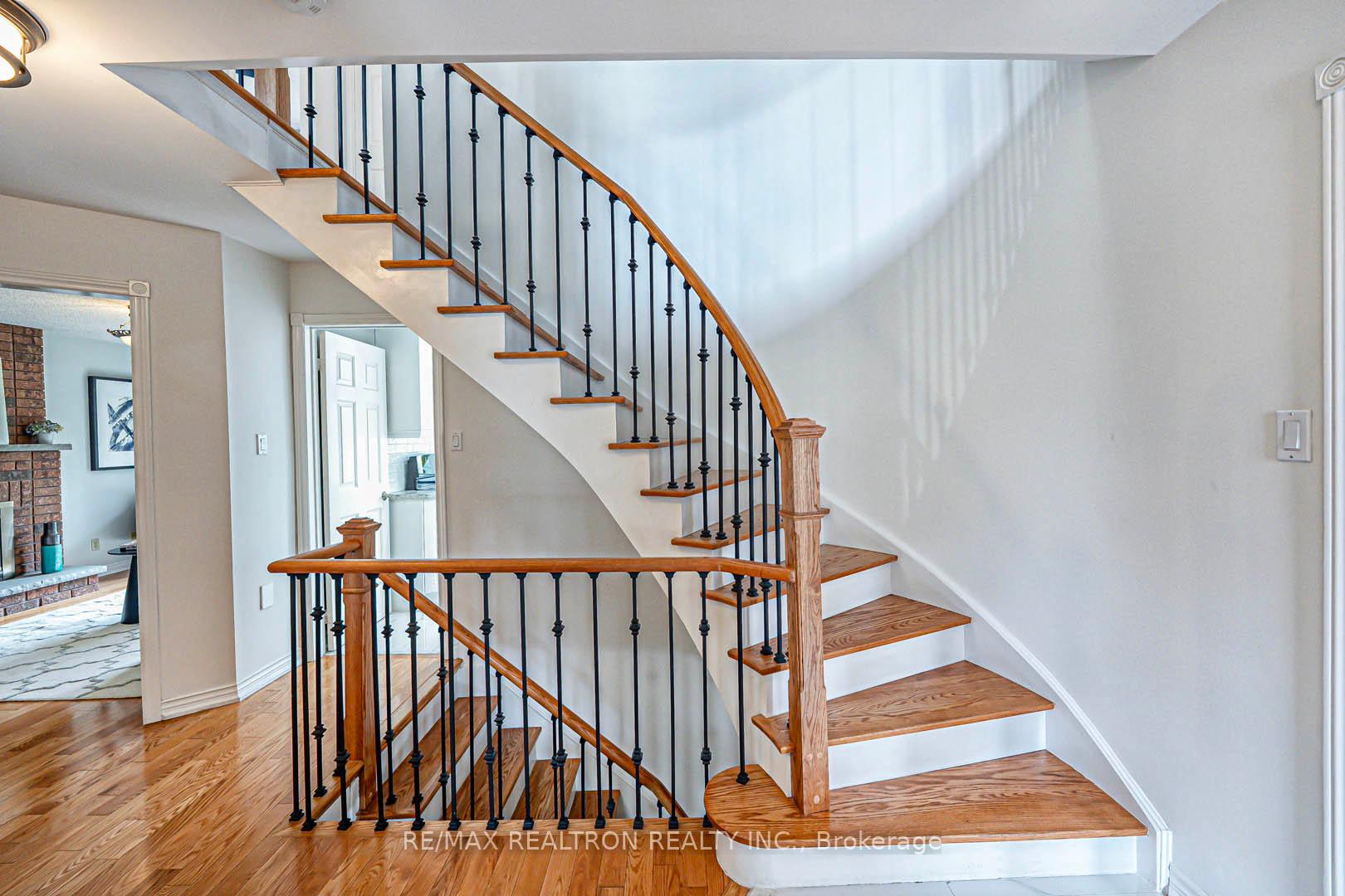 Photo 19 of 53 Leighland Drive, Markham, Unionville — HOMEH
