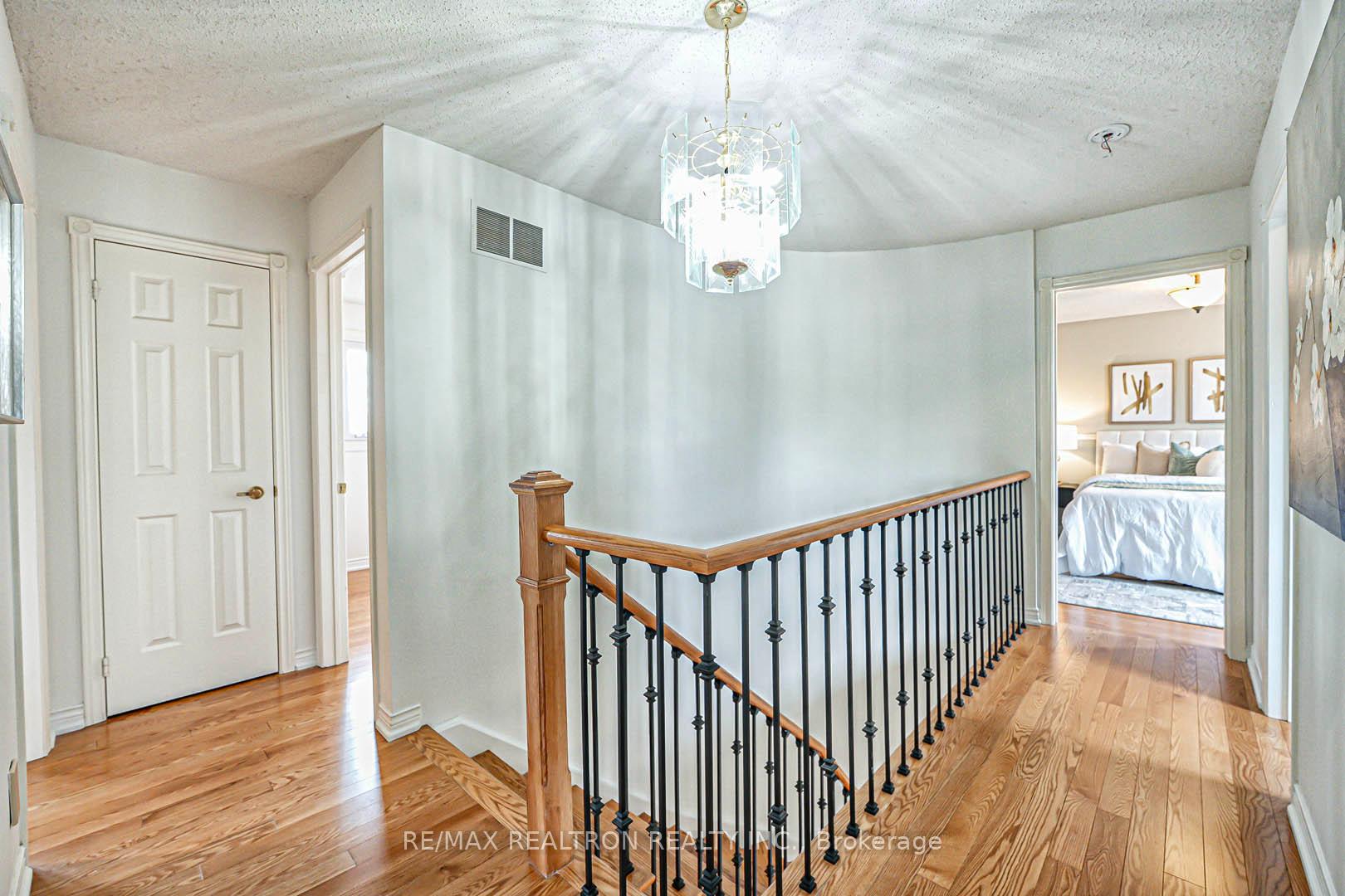 Photo 21 of 53 Leighland Drive, Markham, Unionville — HOMEH