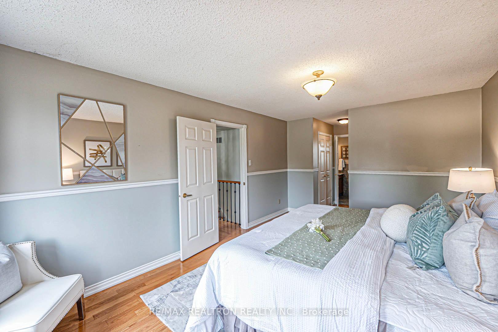 Photo 24 of 53 Leighland Drive, Markham, Unionville — HOMEH