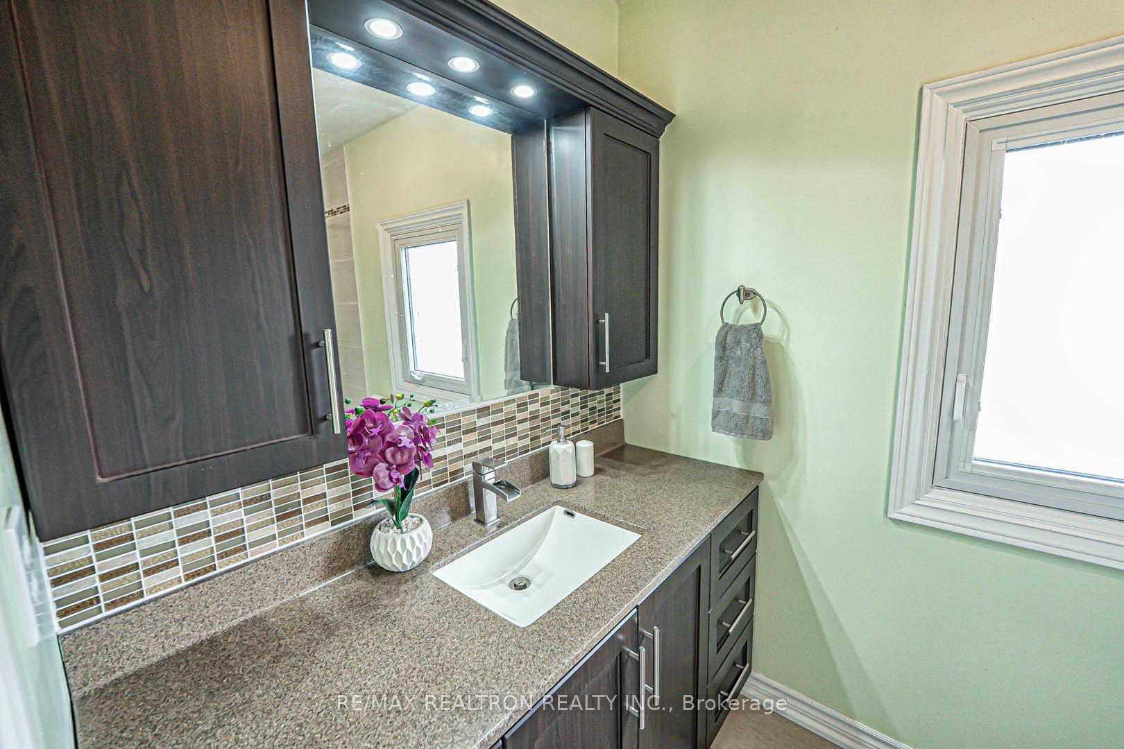 Photo 34 of 53 Leighland Drive, Markham, Unionville — HOMEH