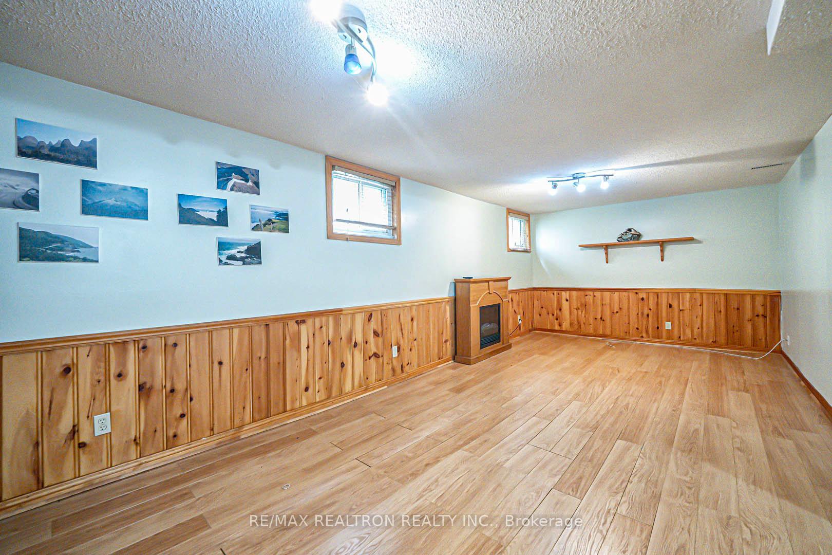 Photo 37 of 53 Leighland Drive, Markham, Unionville — HOMEH