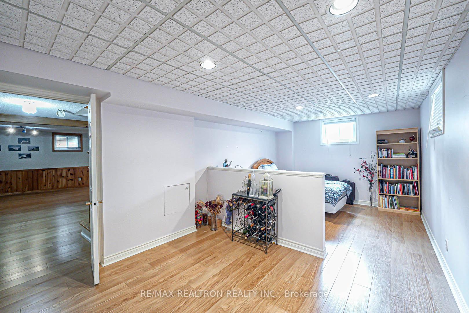 Photo 38 of 53 Leighland Drive, Markham, Unionville — HOMEH