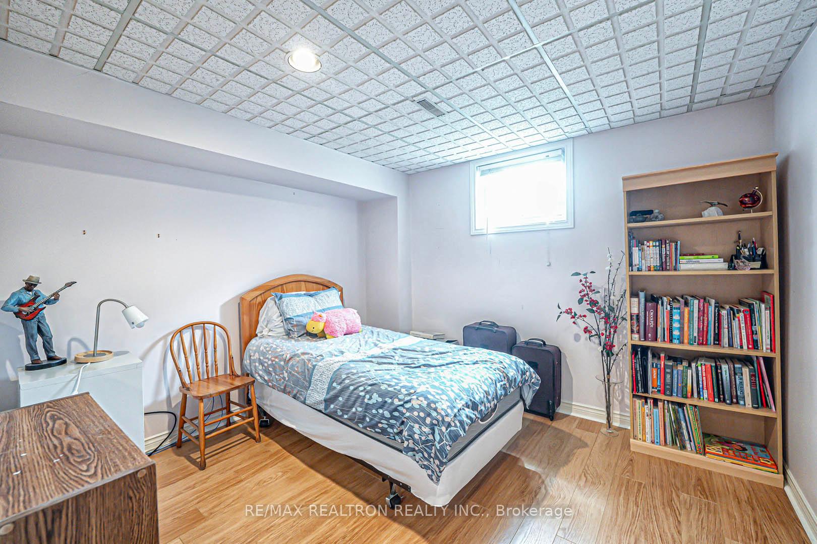 Photo 39 of 53 Leighland Drive, Markham, Unionville — HOMEH