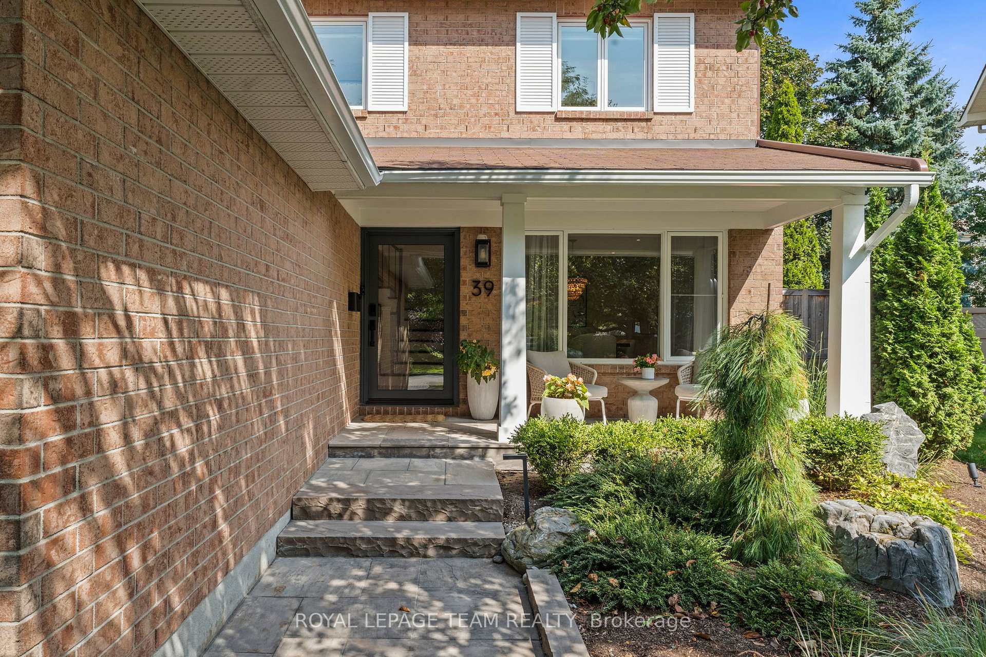 Photo 2 of 39 Wheatland Avenue, Ottawa, Kanata - Emerald Meadows/Trailwest — HOMEH