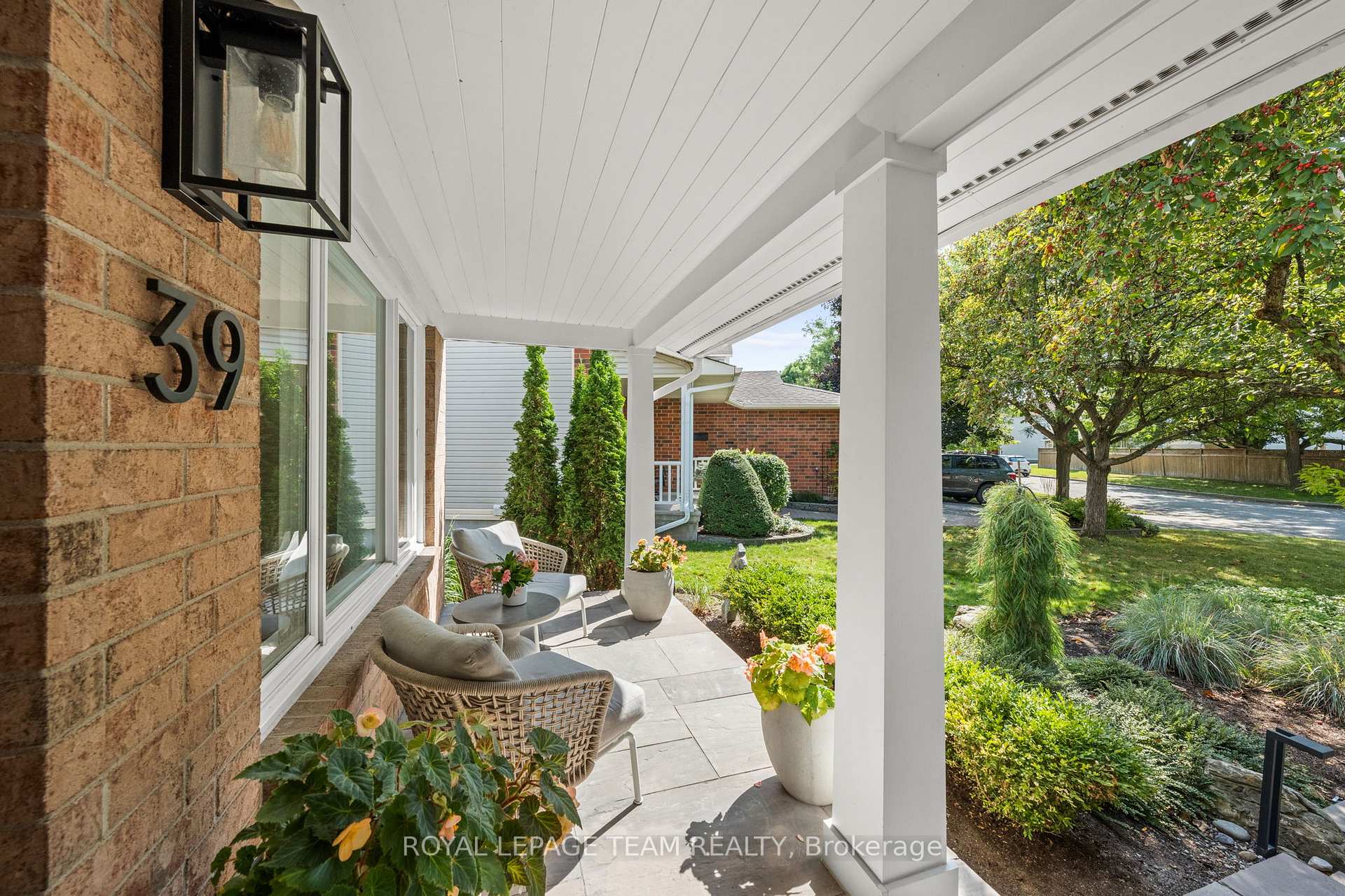 Photo 3 of 39 Wheatland Avenue, Ottawa, Kanata - Emerald Meadows/Trailwest — HOMEH