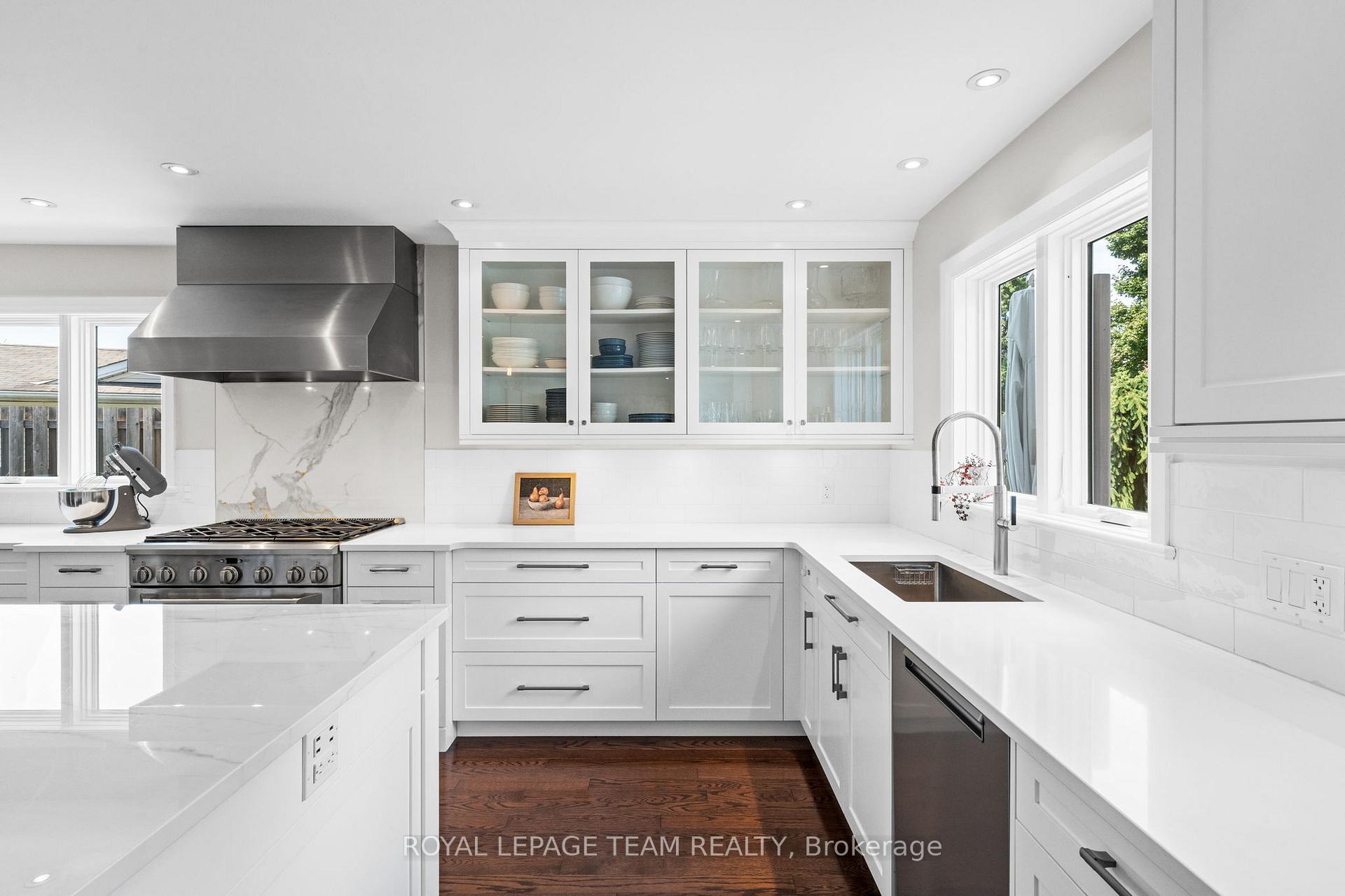 Photo 10 of 39 Wheatland Avenue, Ottawa, Kanata - Emerald Meadows/Trailwest — HOMEH