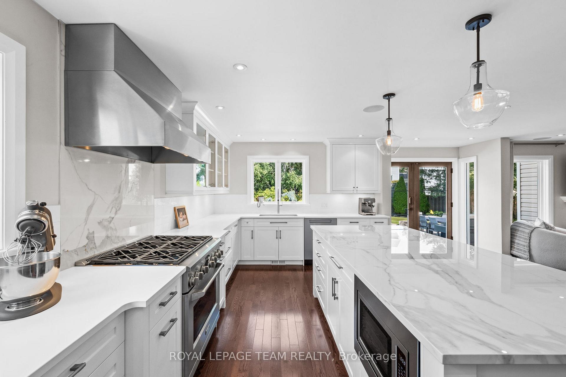 Photo 11 of 39 Wheatland Avenue, Ottawa, Kanata - Emerald Meadows/Trailwest — HOMEH