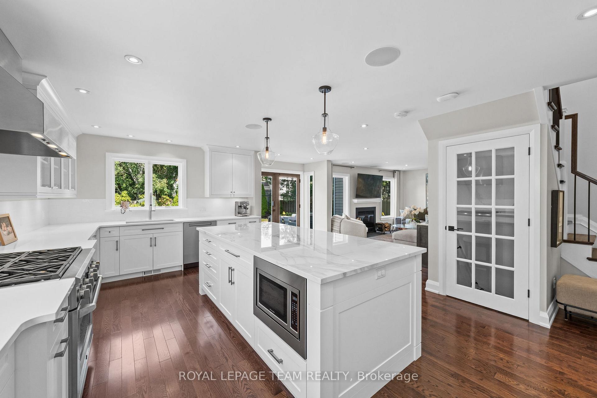 Photo 12 of 39 Wheatland Avenue, Ottawa, Kanata - Emerald Meadows/Trailwest — HOMEH