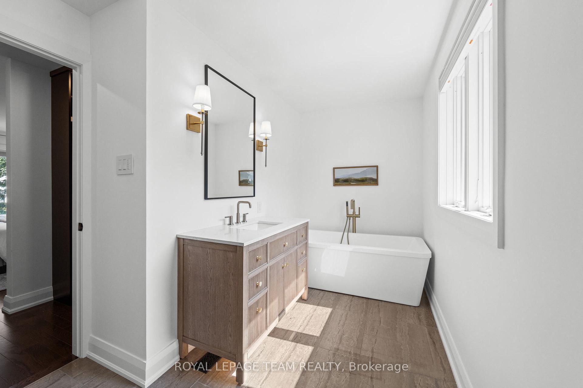 Photo 26 of 39 Wheatland Avenue, Ottawa, Kanata - Emerald Meadows/Trailwest — HOMEH