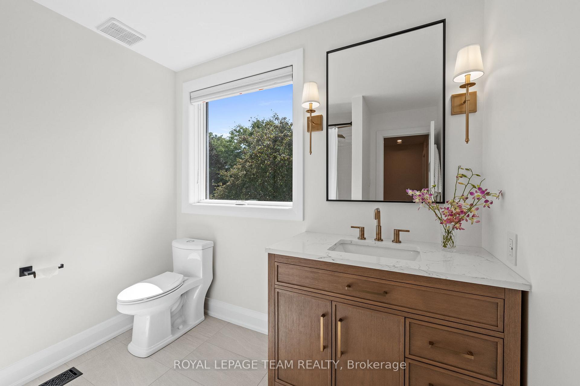 Photo 29 of 39 Wheatland Avenue, Ottawa, Kanata - Emerald Meadows/Trailwest — HOMEH