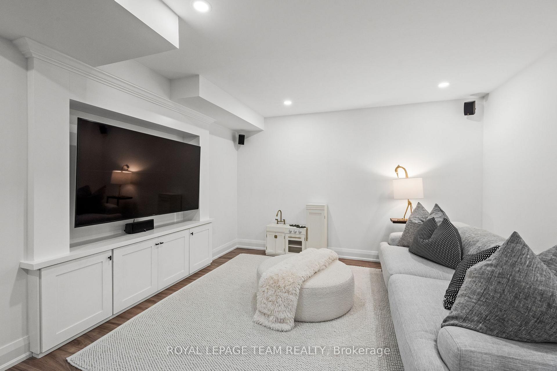 Photo 32 of 39 Wheatland Avenue, Ottawa, Kanata - Emerald Meadows/Trailwest — HOMEH