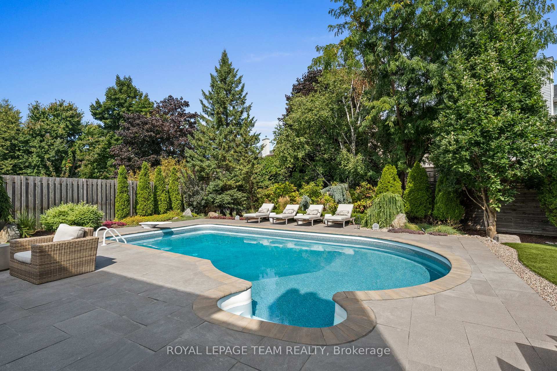 Photo 39 of 39 Wheatland Avenue, Ottawa, Kanata - Emerald Meadows/Trailwest — HOMEH