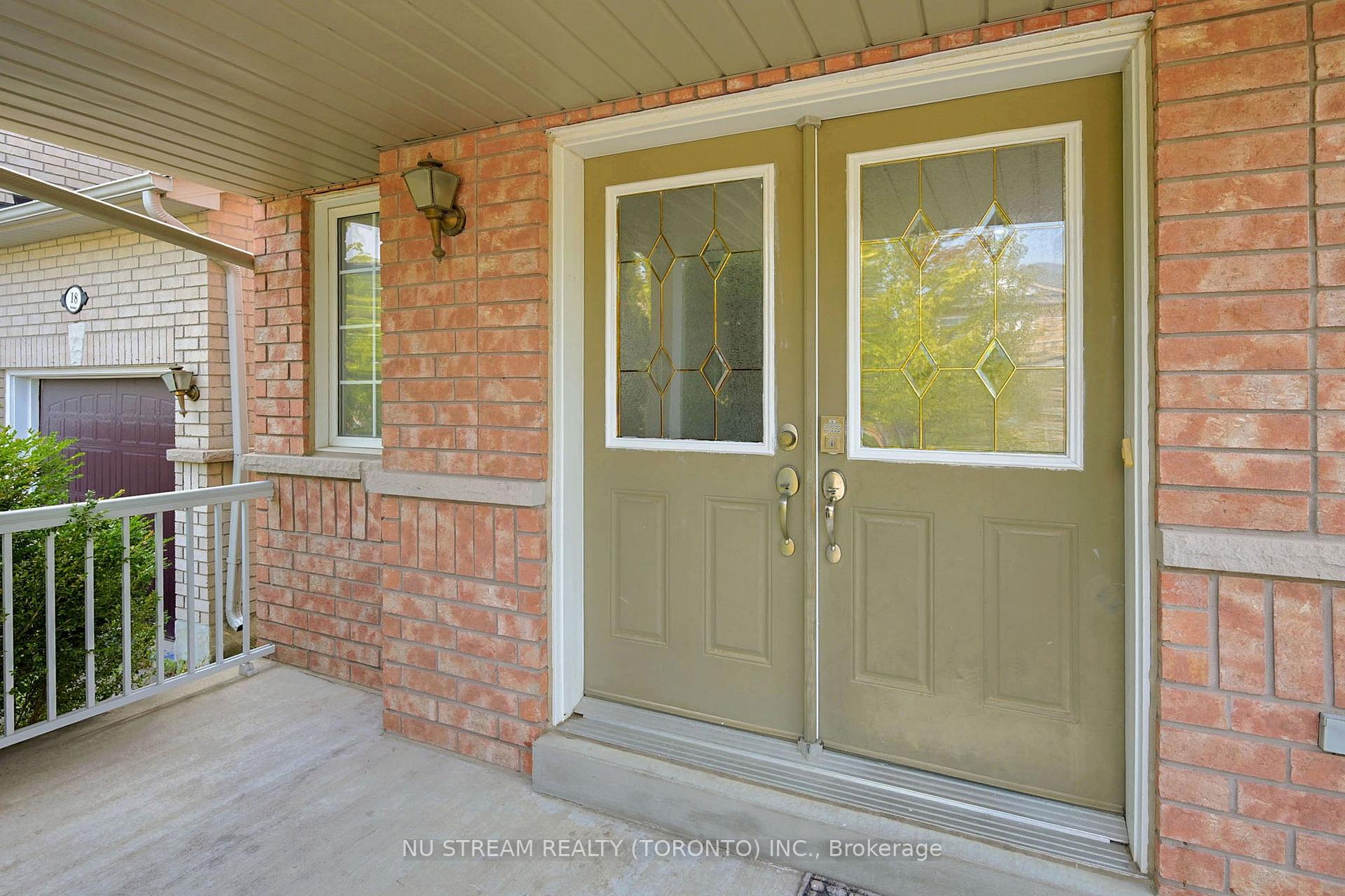 Photo 2 of 20 Pamgrey Road, Markham, Greensborough — HOMEH