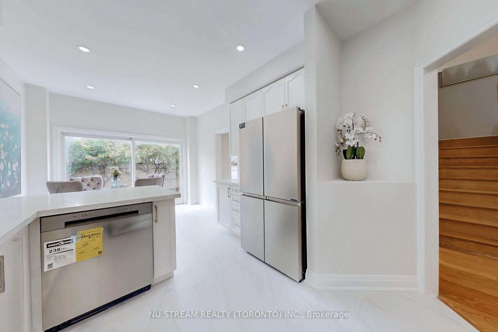 Photo 14 of 20 Pamgrey Road, Markham, Greensborough — HOMEH