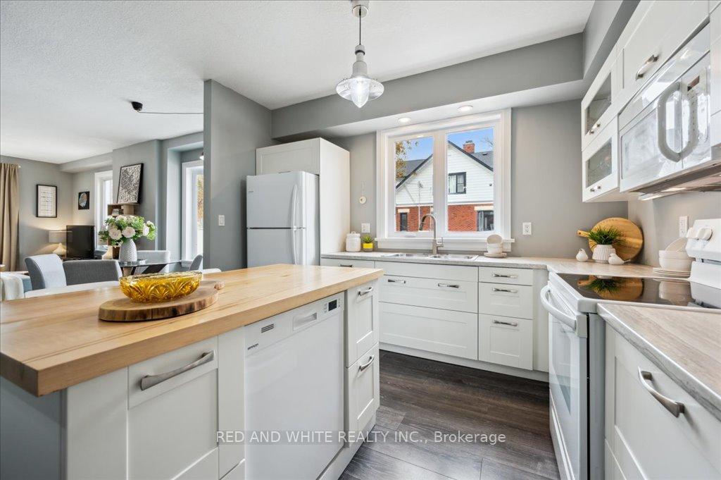 Photo 10 of 43 Cedar Street N, Kitchener — HOMEH