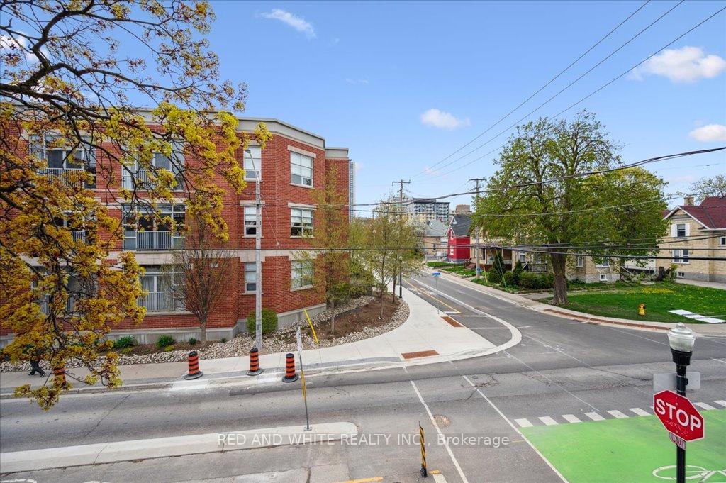 Photo 30 of 43 Cedar Street N, Kitchener — HOMEH