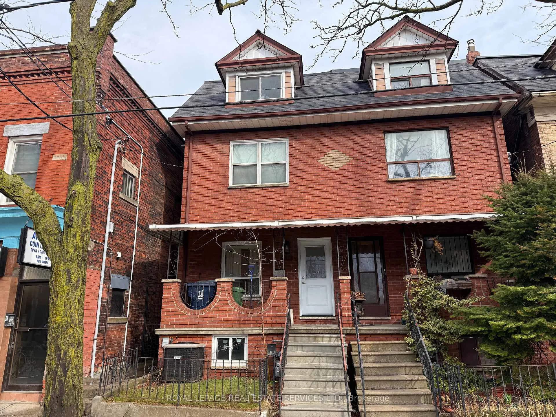 Front of Unit 1, 1084 College Street