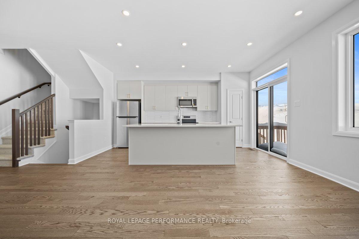 Photo 7 of 130 Invention Boulevard, Ottawa, Kanata - Morgan's Grant/South March — HOMEH