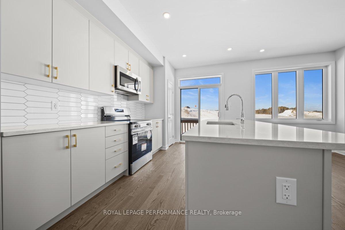 Photo 8 of 130 Invention Boulevard, Ottawa, Kanata - Morgan's Grant/South March — HOMEH