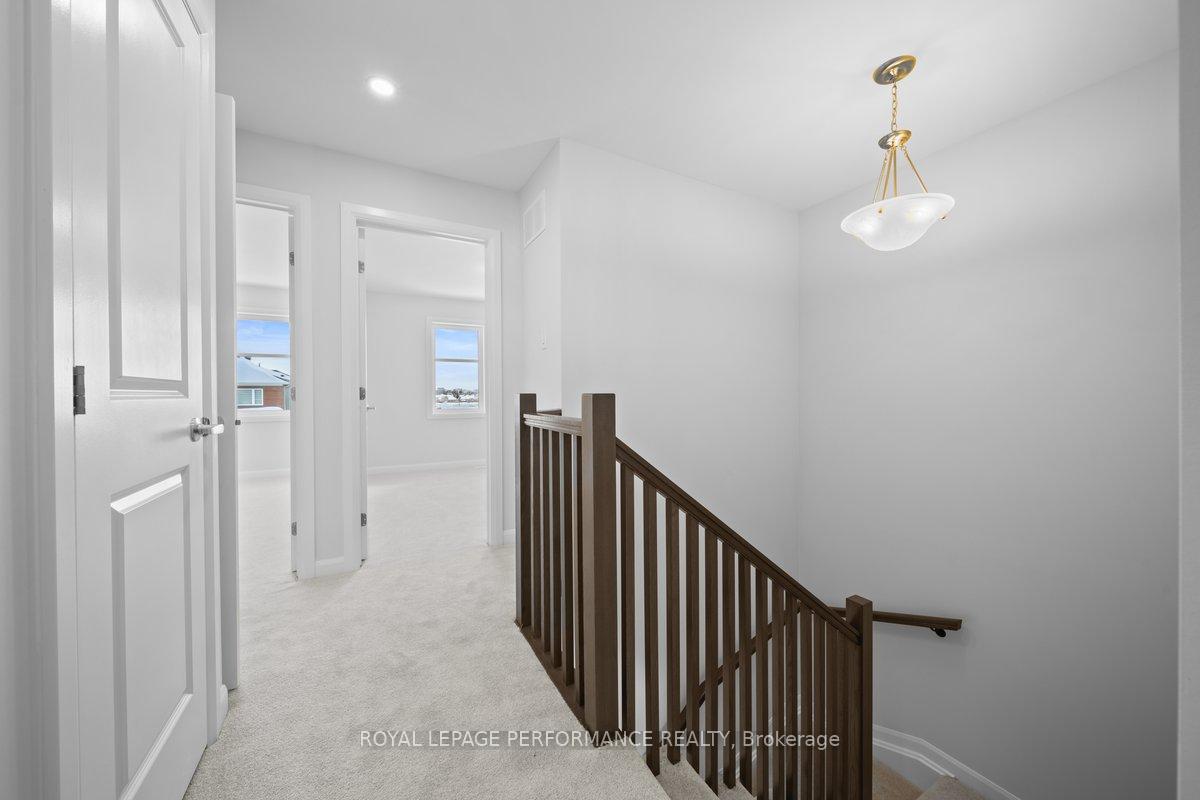 Photo 10 of 130 Invention Boulevard, Ottawa, Kanata - Morgan's Grant/South March — HOMEH