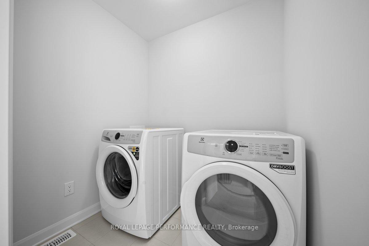 Photo 19 of 130 Invention Boulevard, Ottawa, Kanata - Morgan's Grant/South March — HOMEH