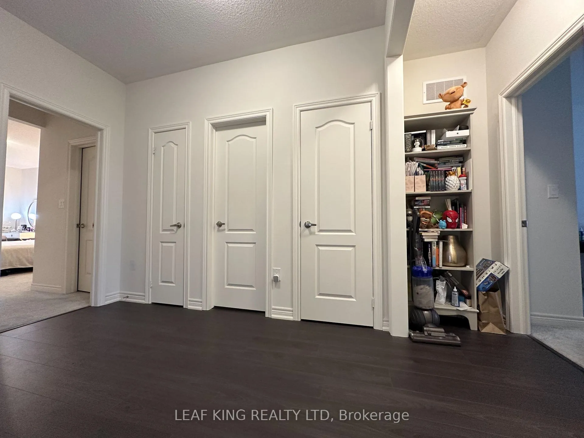 Photo 11 of 44 Ebenezer Drive, Hamilton, Waterdown — HOMEH