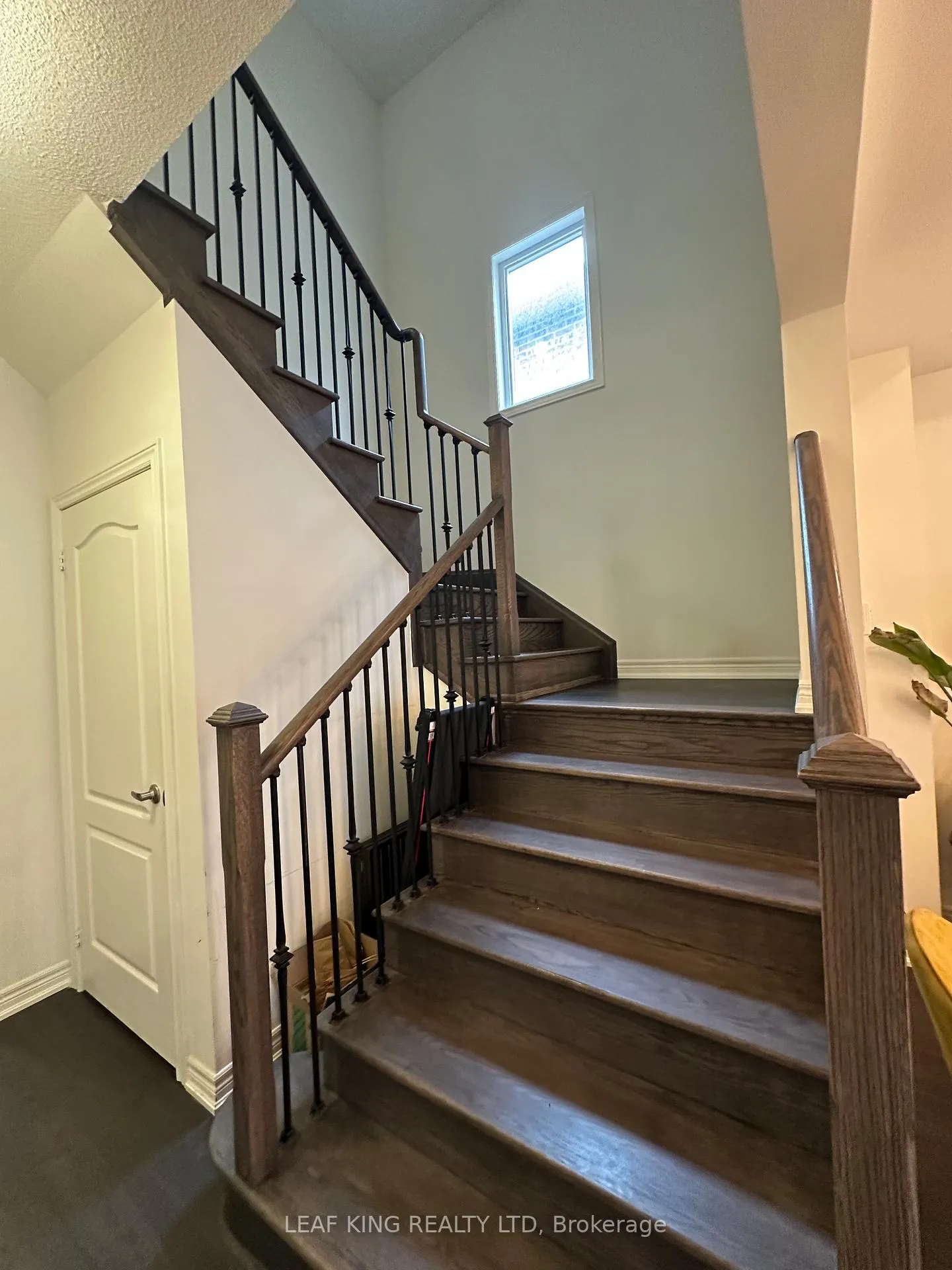 Photo 21 of 44 Ebenezer Drive, Hamilton, Waterdown — HOMEH