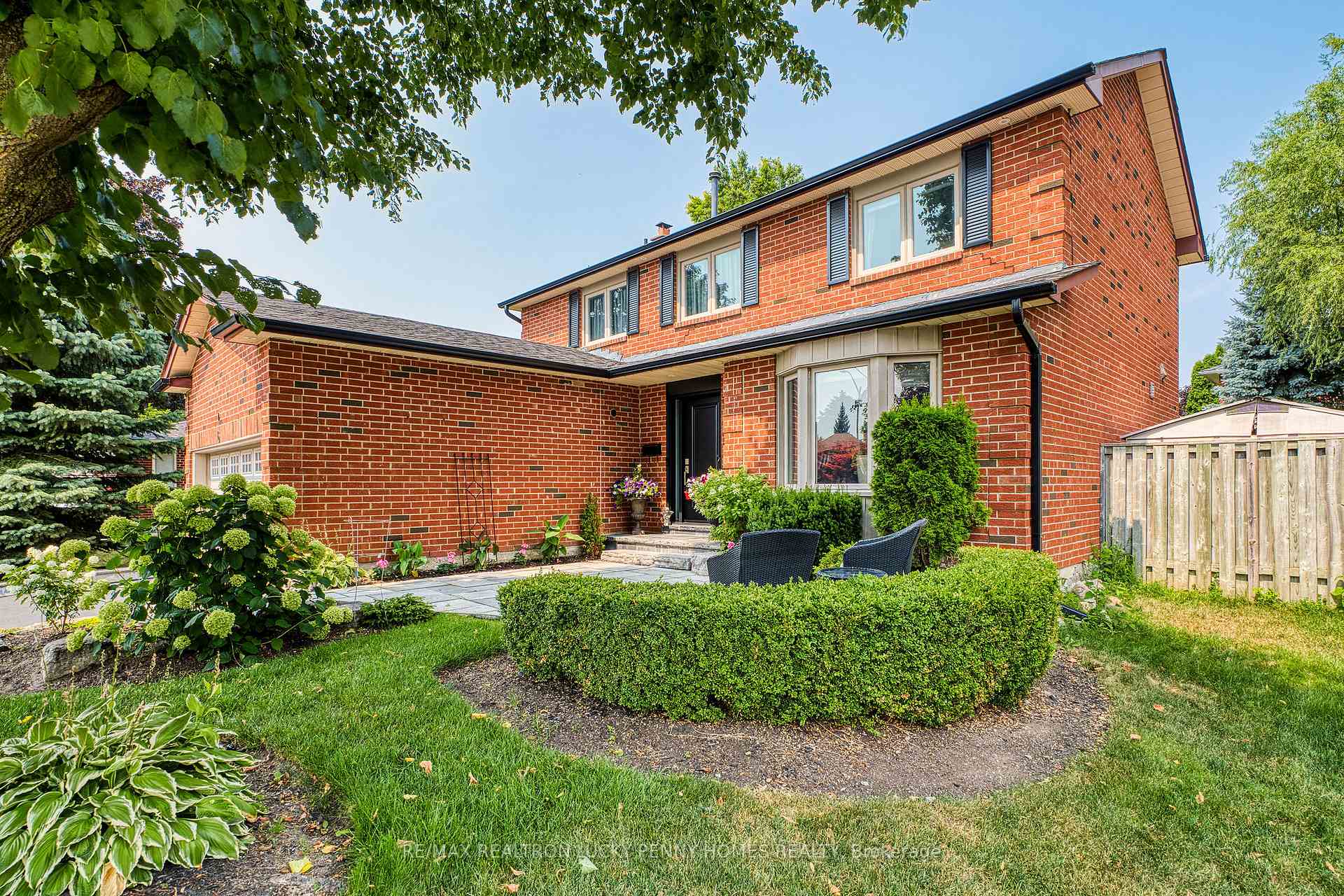 Photo 3 of 6 Larkin Avenue, Markham, Markham Village — HOMEH
