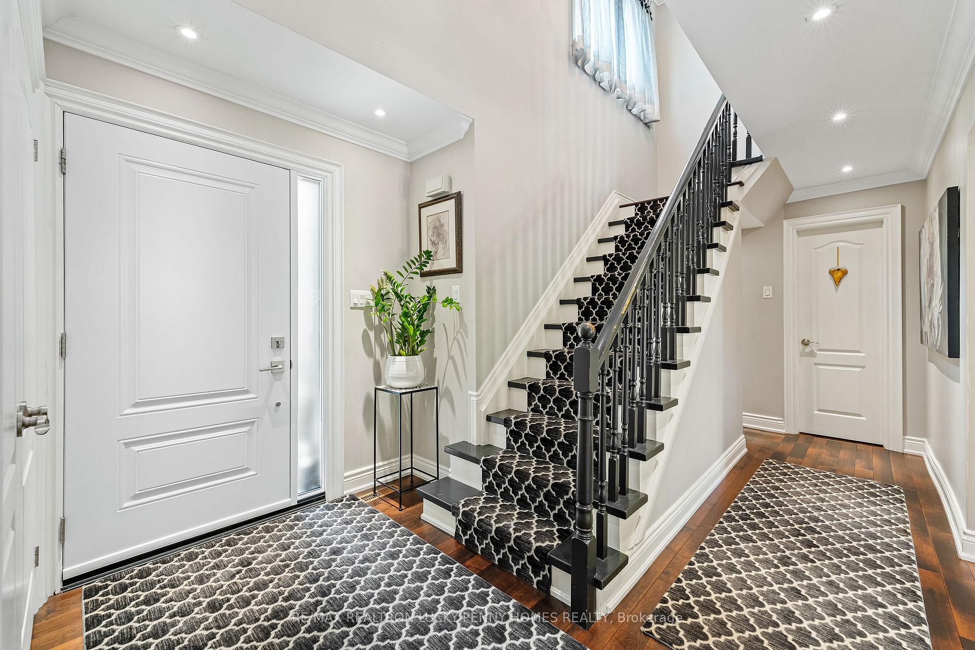 Photo 6 of 6 Larkin Avenue, Markham, Markham Village — HOMEH