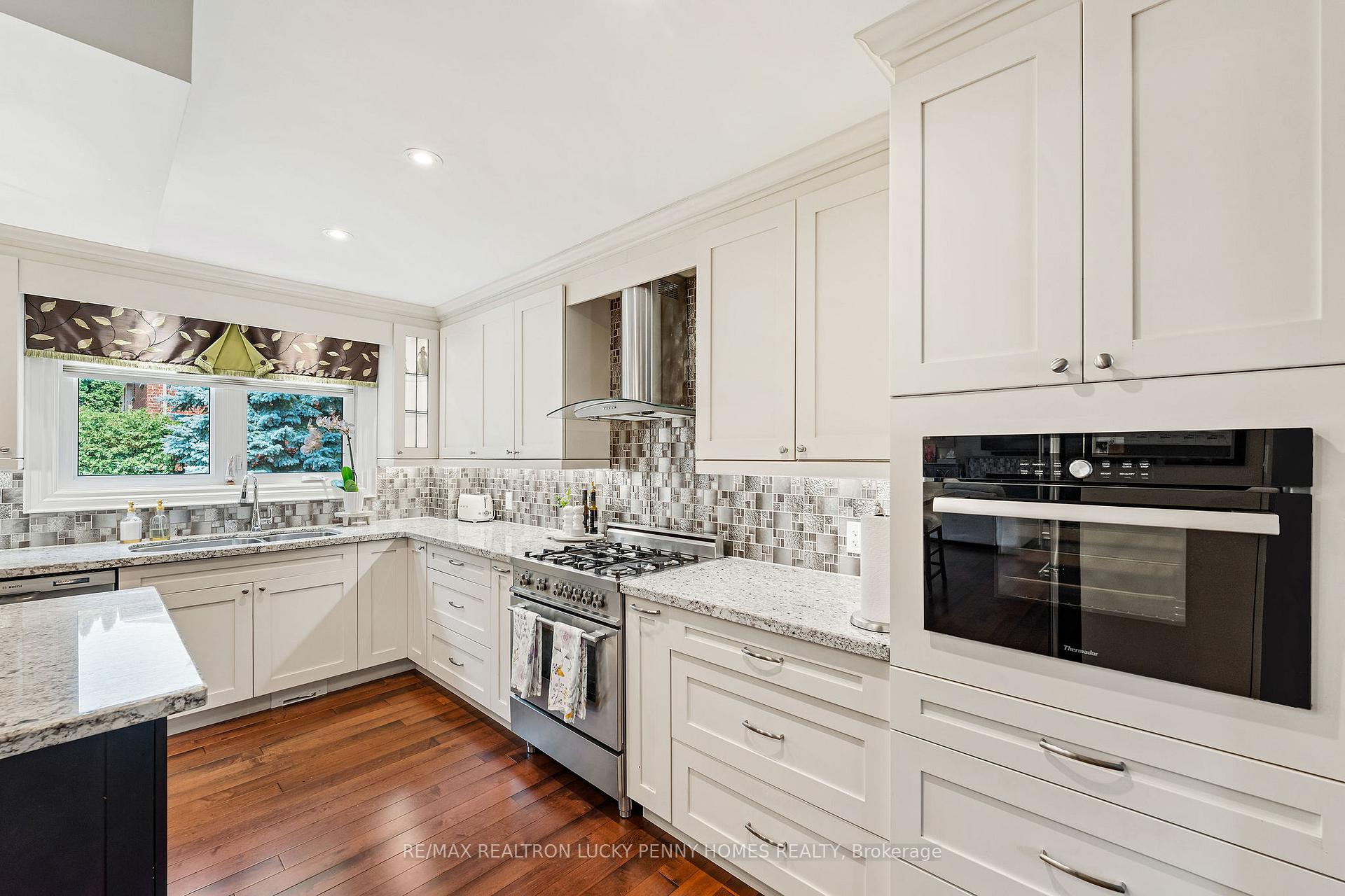 Photo 10 of 6 Larkin Avenue, Markham, Markham Village — HOMEH