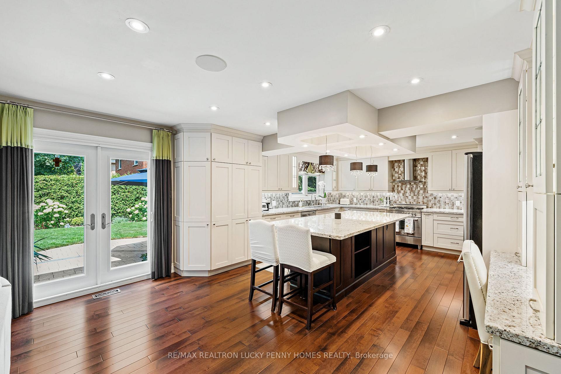 Photo 11 of 6 Larkin Avenue, Markham, Markham Village — HOMEH